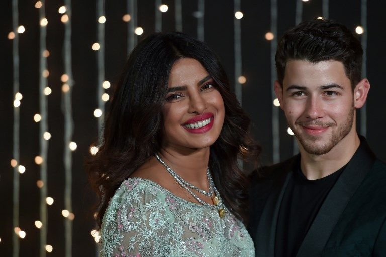Bollywood oyuncusu Priyanka Chopra 22 metrelik duvak giydi Bollywood oyuncusu Priyanka Chopra 22 metrelik duvak giydi